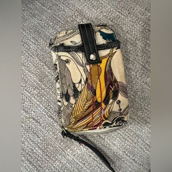 Sakroots faux patent leather zip around wallet peace print - Picture 3 of 9